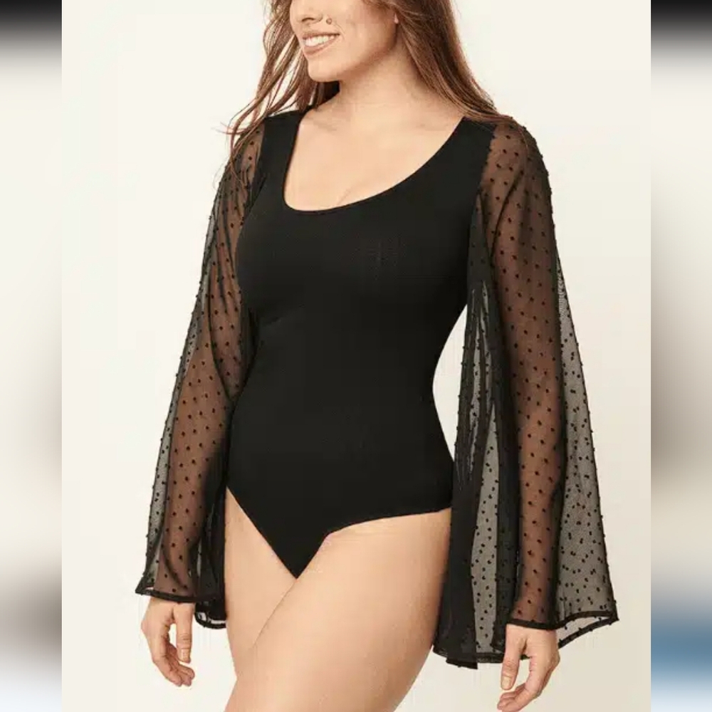 Beautiful NWT Unique Vintage Smak Parlour  Bell Sleeve Knit Bodysuit 3X / 20